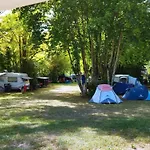 Spacieux Avec Terrasse Pour 6 Personnes - Api-1-52-1112 *
