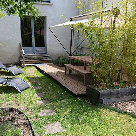 Spacieux Avec Terrasse Pour 6 Personnes - Api-1-52-1112 * Vendoire
