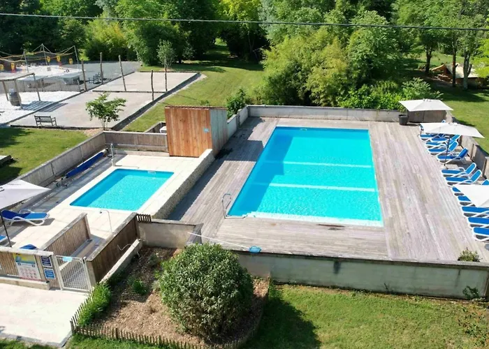 Spacieux Avec Terrasse Pour 6 Personnes - Api-1-52-1112 Vendoire